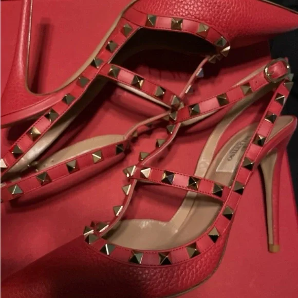 VALENTINO // ROCKSTUD//  ROCK PINK - Picture 9 of 9